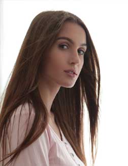 hena 22 year female call girls in Udaipur