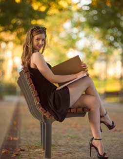 usha 22 year female call girls in Udaipur